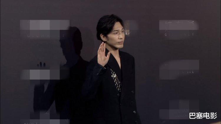 杨紫|芭莎派对明星像进煤坑，奚梦瑶富得流油，谢霆锋太像土味老年模特