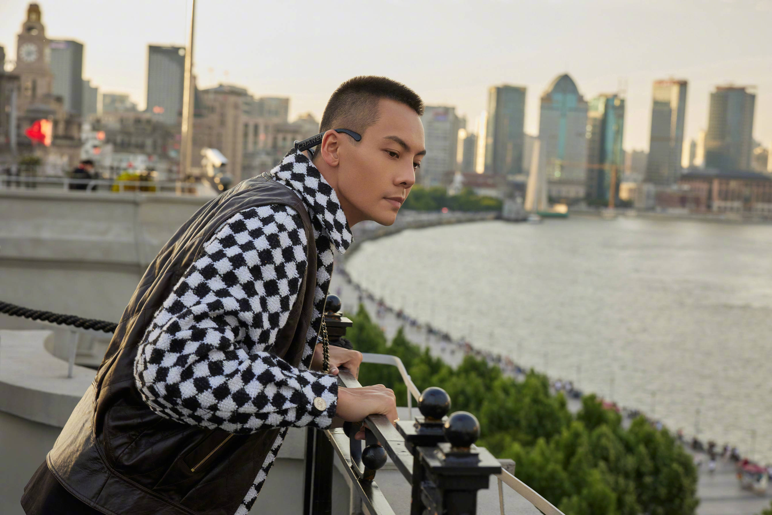 Angelababy|黄晓明直言，angelababy可以和任何男演员拍吻戏，只有他不可以