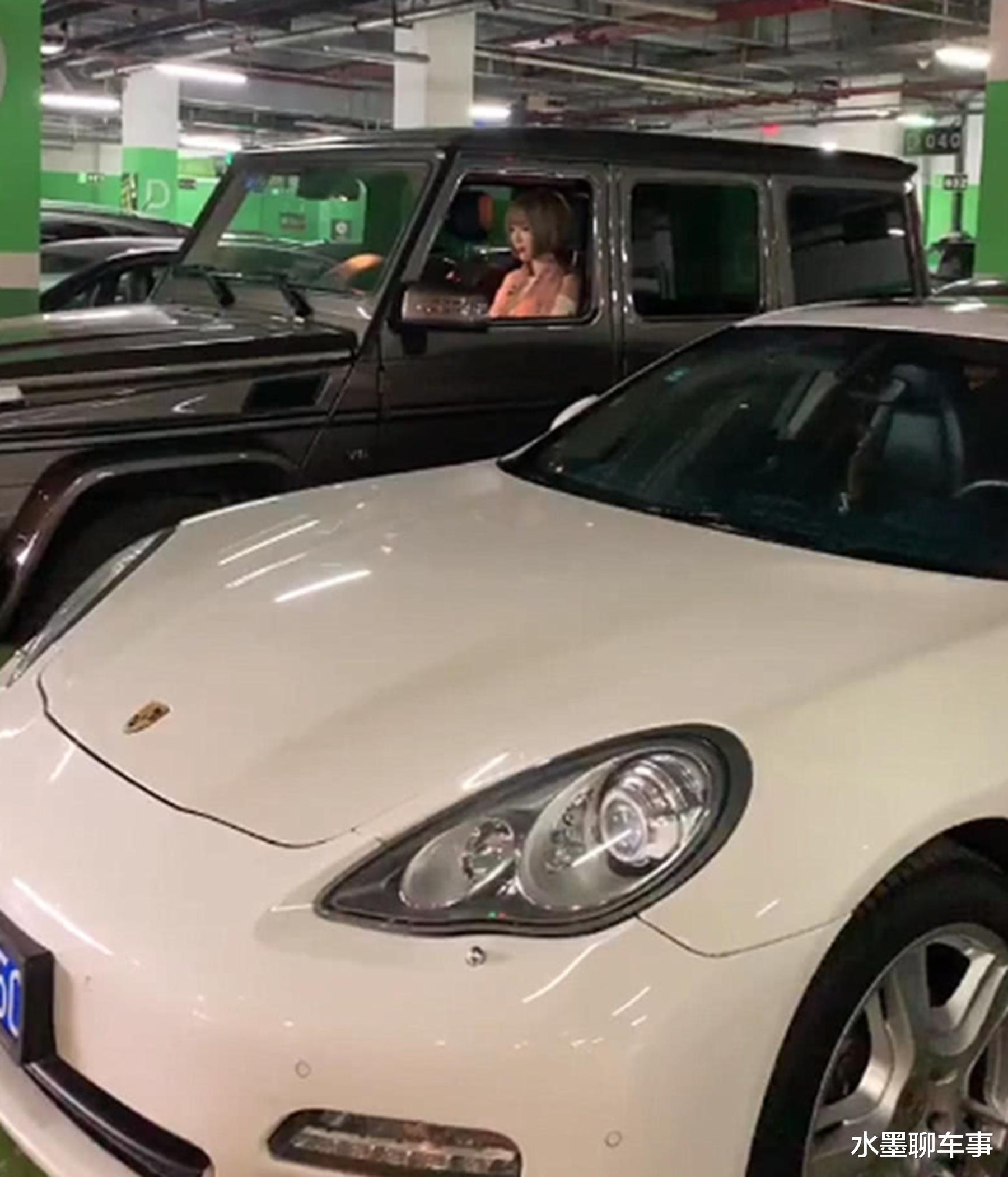 自动驾驶 车库偶遇奔驰G60，女车主美如漫画人物，大G都黯然失色了