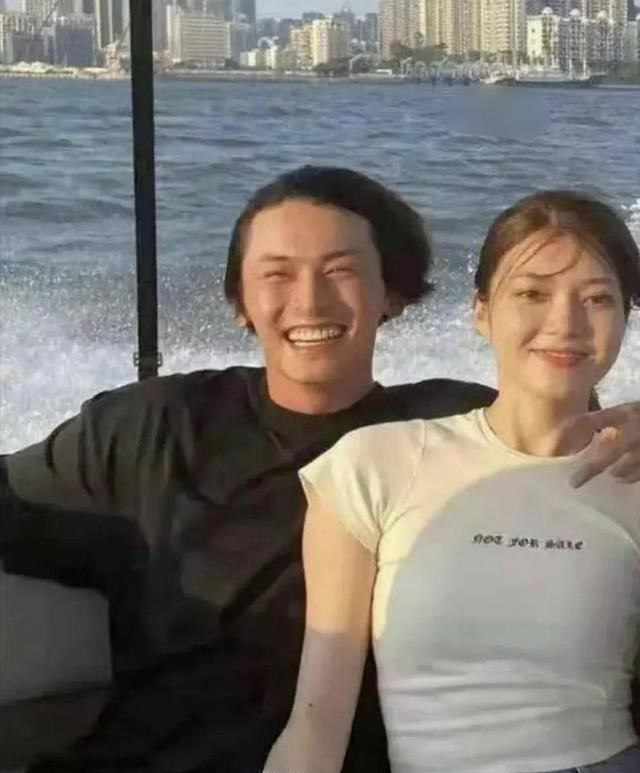 肖战|网传龚俊，张哲瀚恋爱，肖战又爆出隐婚生子？谁在背锅？