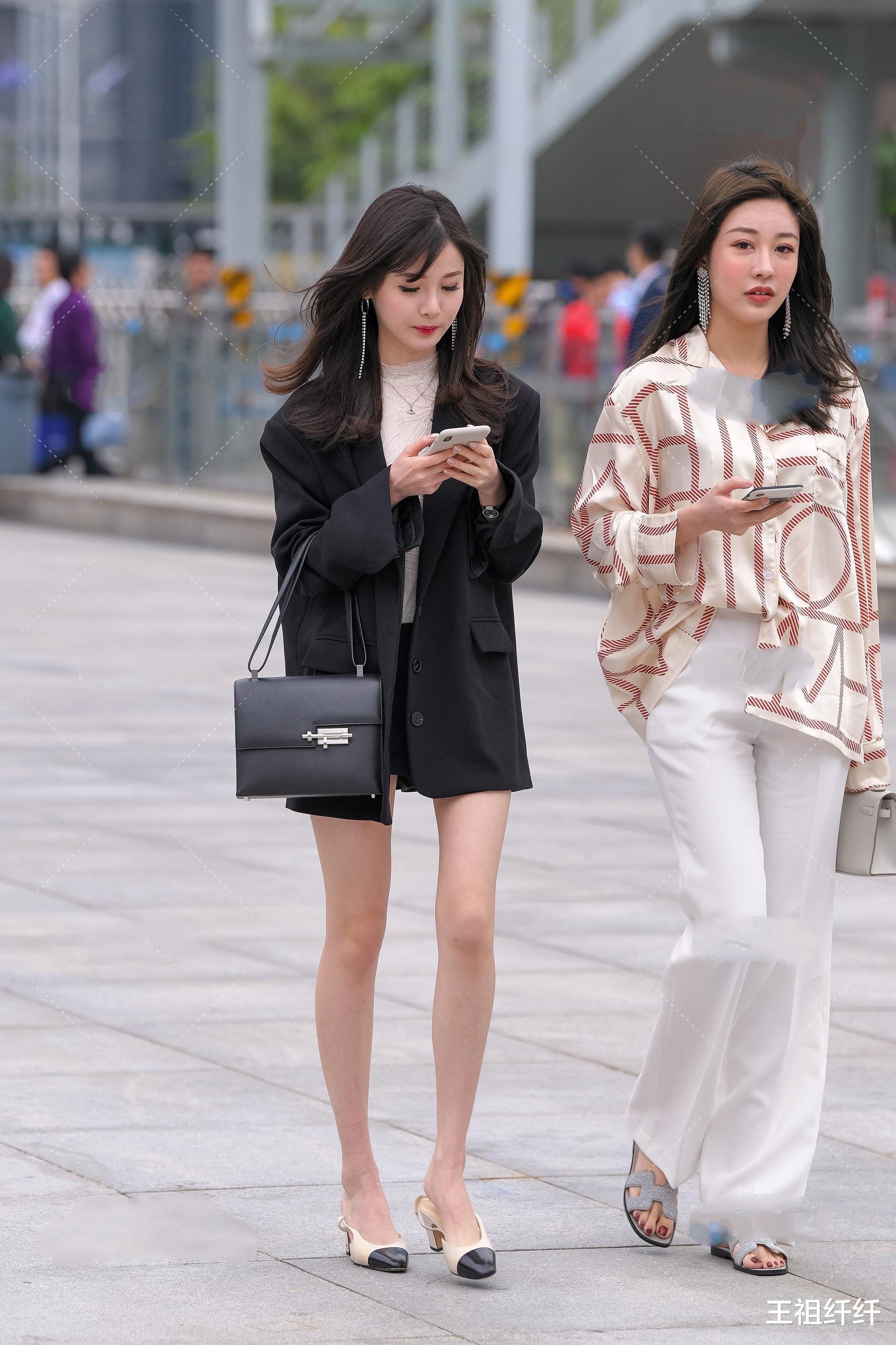 西装|黑色西装外套太过死板沉闷、添加几款配饰立马变得有魅力和活力