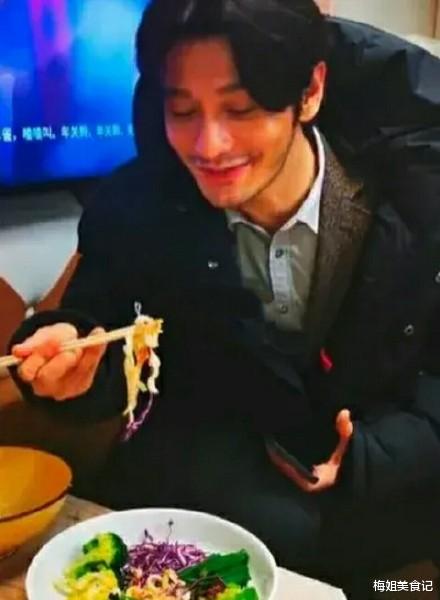 减脂|黄晓明一个月瘦25斤，看完他的减脂餐，网友：这么吃不瘦才怪
