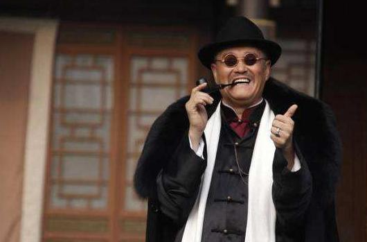 冯小刚|身价过亿的明星吸什么烟？冯小刚的亮眼，赵本山的最贵，最服黄渤