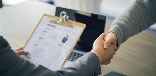 琦琦|有些企业不招“985、211高校毕业生”,让人不禁生疑,这是为何?