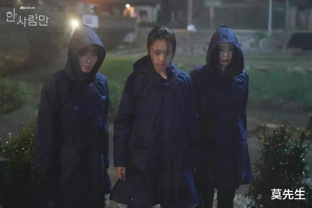 韩剧|正在热播8部韩剧：孔刘新剧被指抄袭，《衣袖红镶边》迎来大结局