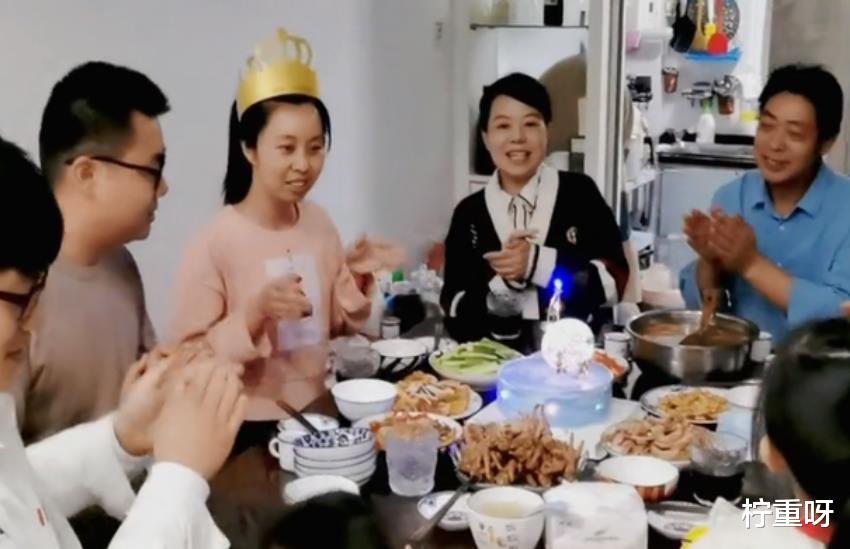 杜新枝|曝田静弟弟即将结婚，被问杜新枝随礼是否敢收，田静弟弟称受不起