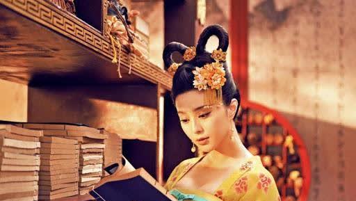武则天|为何武则天退位一年就死了？专家：难以启齿，史书都不好意思记载