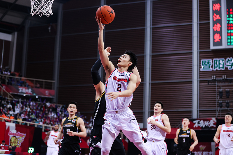 广东男篮|7分2篮板！1米78后卫成广东奇兵，生死时刻再立功，打破离队传闻