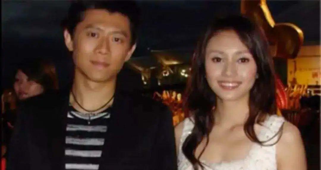 夏雨|娱乐圈最“寒酸”婚礼曝光：连婚纱都没有，他们居然还是模范夫妻