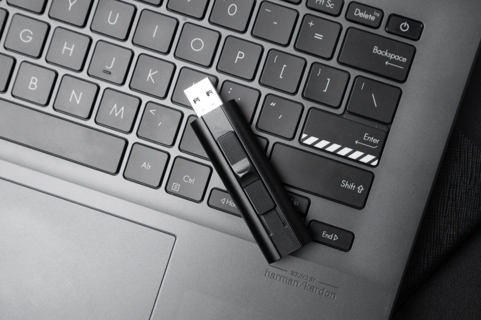 台电|体积小容量大!1TB的高速U盘是种什么体验?台电Teclast U盘测评