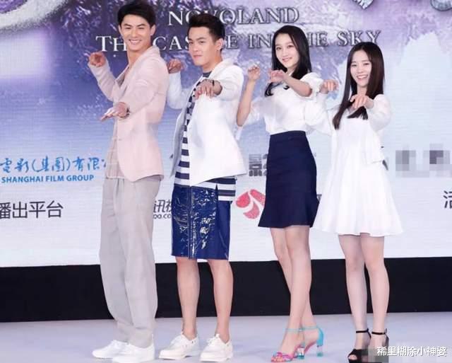 陈翔|多年前站着被人碾压的女星，如今坐着也能碾压别人，这合照有深意