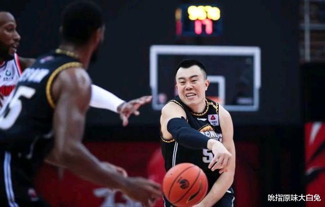 辽宁男篮|24分钟，辽宁男篮创2个纪录，半支国家队班底输给了广东男篮哪里