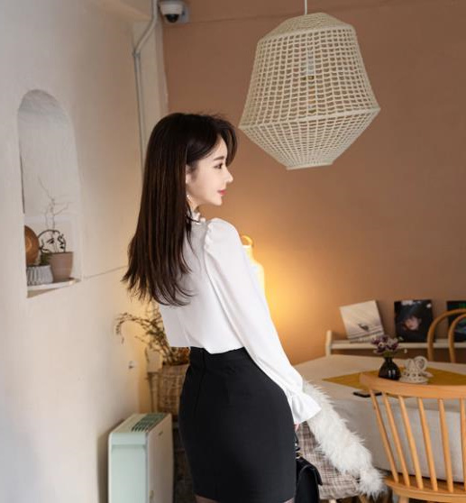 壹品穿搭|女神孙允珠高清时尚搭配：哥特系带精灵妖姬百褶小洋裙