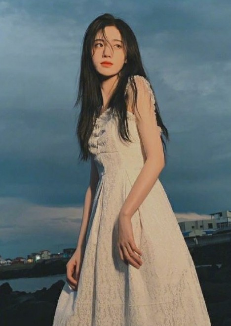 鞠婧祎|鞠婧祎炫腹挑战“迷你针织衫”，也就两个口罩大小，这腰谁不服？