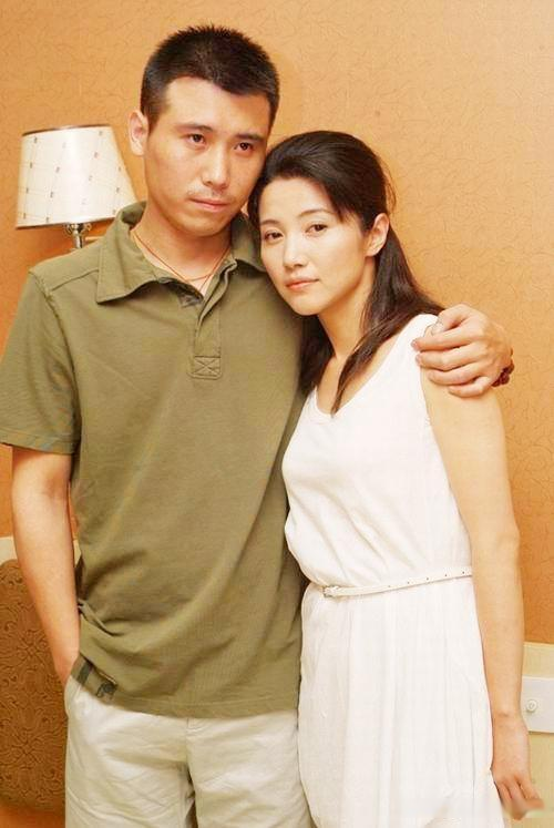 颜丙燕|影后颜丙燕，49岁的她，依旧是单身一人！光芒四射的影后也愁嫁