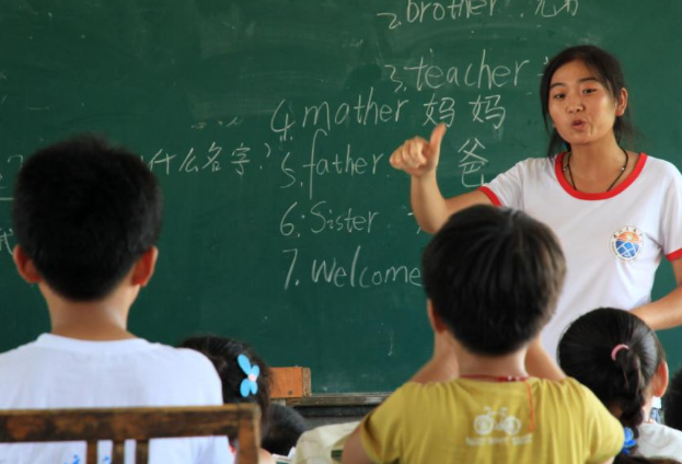 安妈育儿日|各地在职教师晒出工资条，对比下来差异明显，不均衡普遍存在