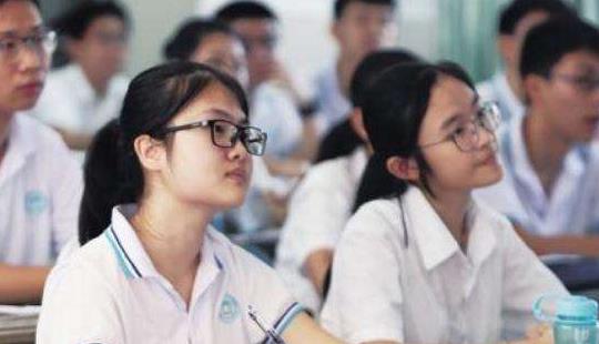 贷款|大学生毕业在家啃老,相亲五十多次都没结果,其父亲职业备受争议