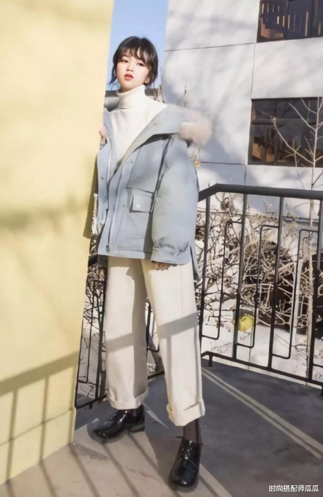 时尚搭配师瓜瓜 最近火了一种裤子，叫“奶奶裤”，优雅显瘦，搭大衣羽绒服都合适