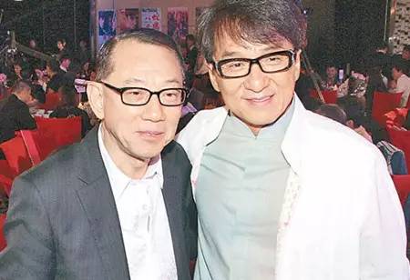 佟丽娅|说好不收礼，看到赵本山的“7000万”大礼，成龙居然欢喜收下！