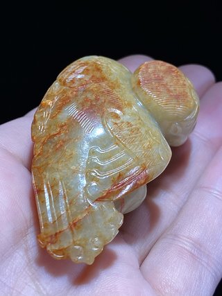 和田玉籽料|宋 和田玉籽料 红沁 玉迦楼罗神鸟 把件 摆件