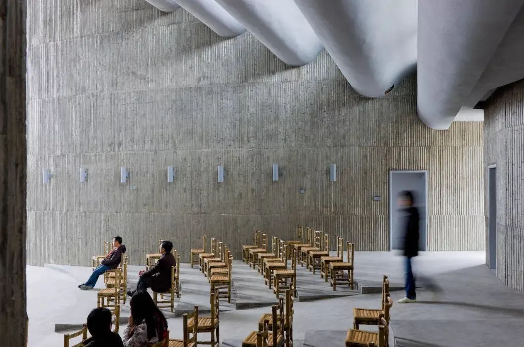 什么是竹模清水混凝土？