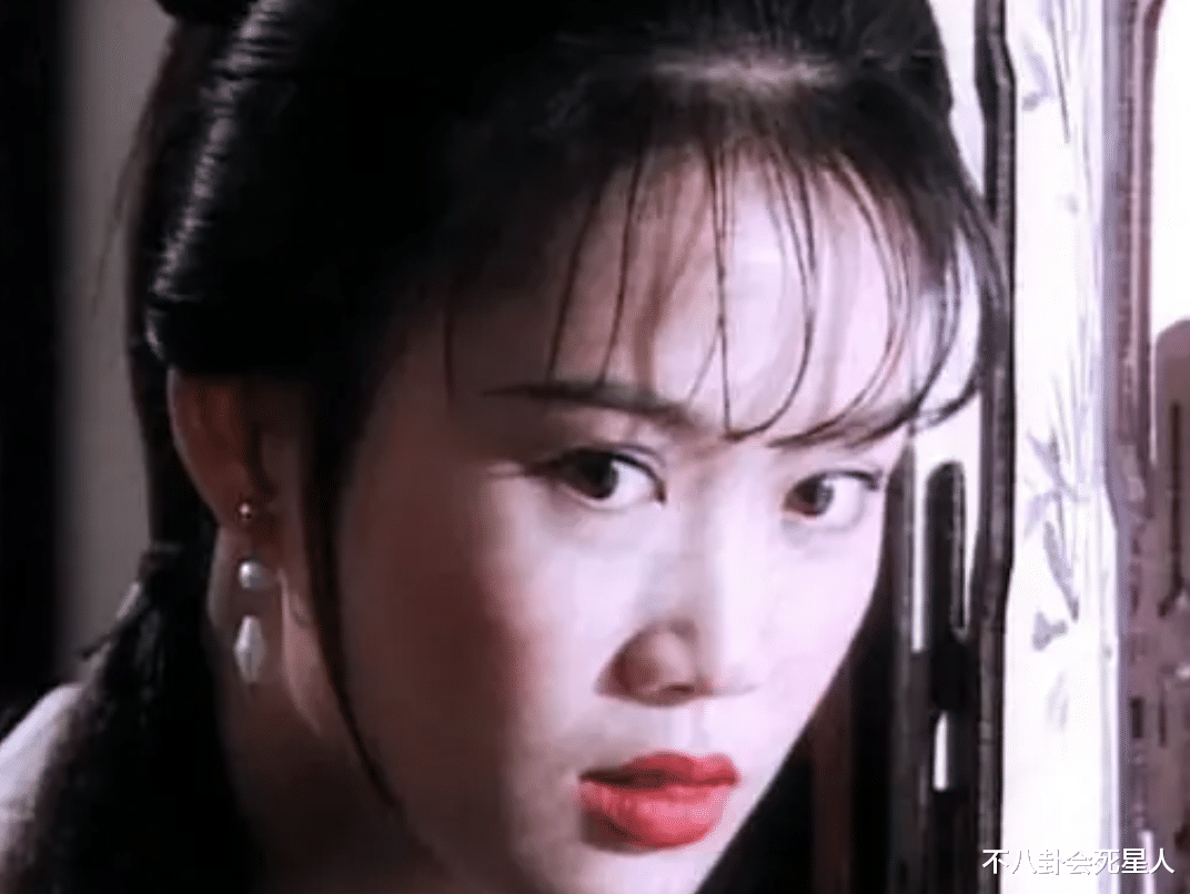 朱茵|五官有致命硬伤，却是公认的女神，娱乐圈氛围感美人的神奇魔力！