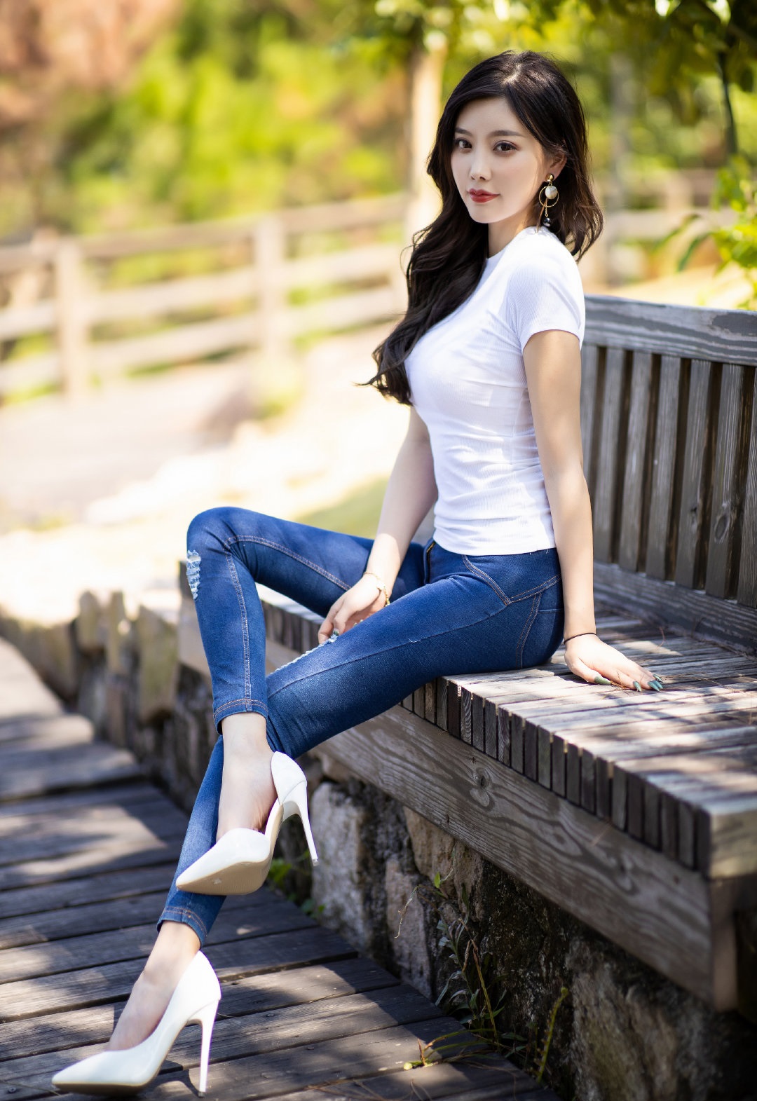 |绝佳身材，婀娜多姿迷人