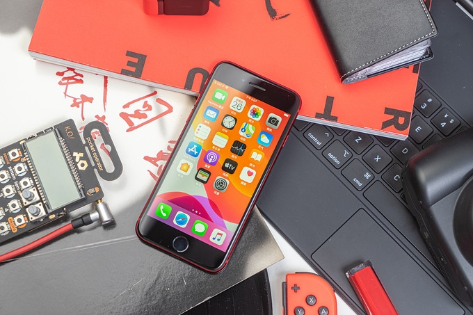 iPhoneSE|iPhoneSE2到手僅1969元，性能體驗完全不輸國產旗艦