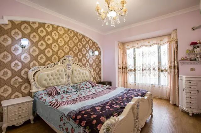 刚装修的145平新房，砸了30万，老婆非要在玄关装吊顶