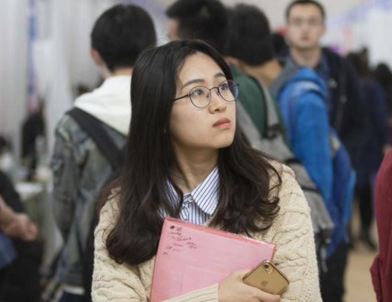 招聘|乡镇公务员迎来扩招，招聘条件宽松，专科生也有机会报名