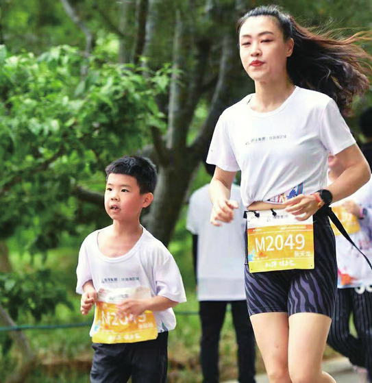 舜网 乘着初夏的微风，追赶妈妈的衣角