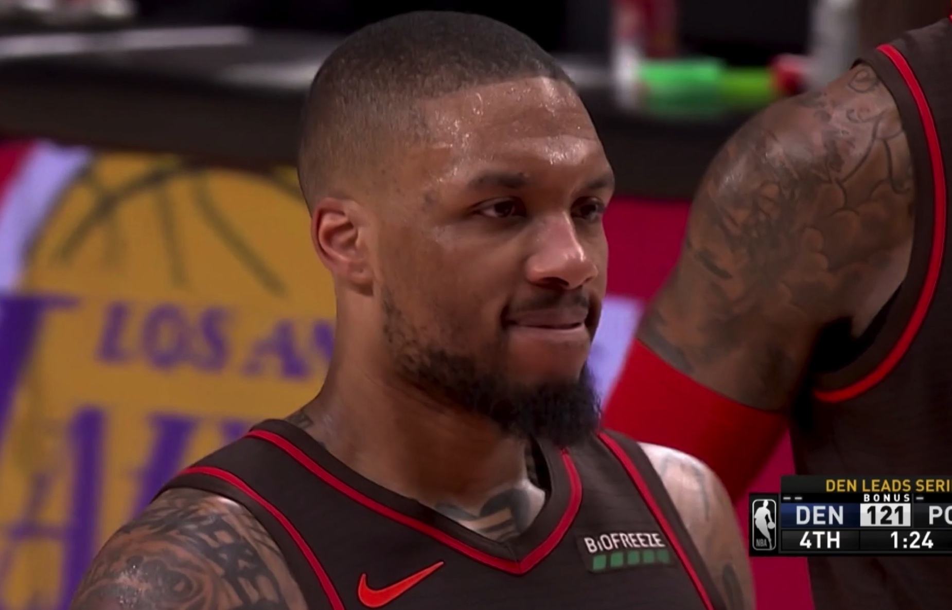 达米恩·利拉德|利拉德主动找约基奇寒暄，詹姆斯赛后引争议，球迷错怪他了