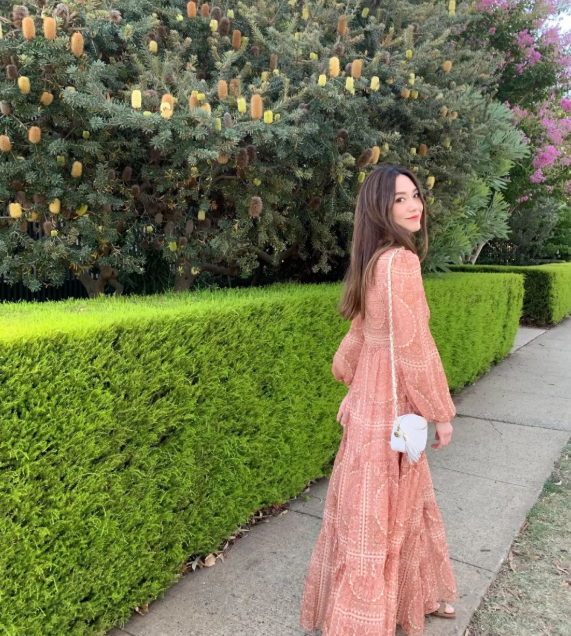 InsDaily|一代美人“牡丹仙子”郭妃丽嫁富豪后退圈9年,现在怎么样了?