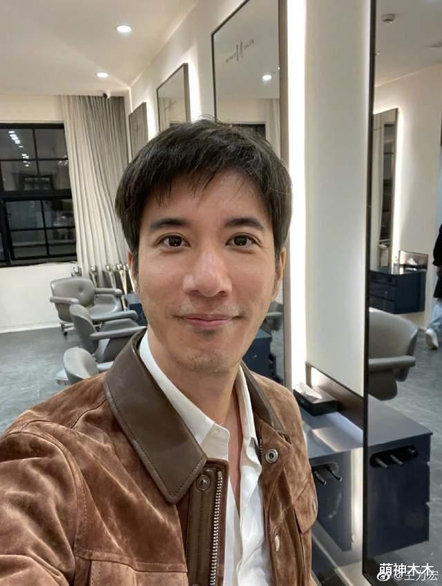 王力宏|王力宏传离婚，经纪人回应态度保留，台媒笃信离婚，深扒种种细节