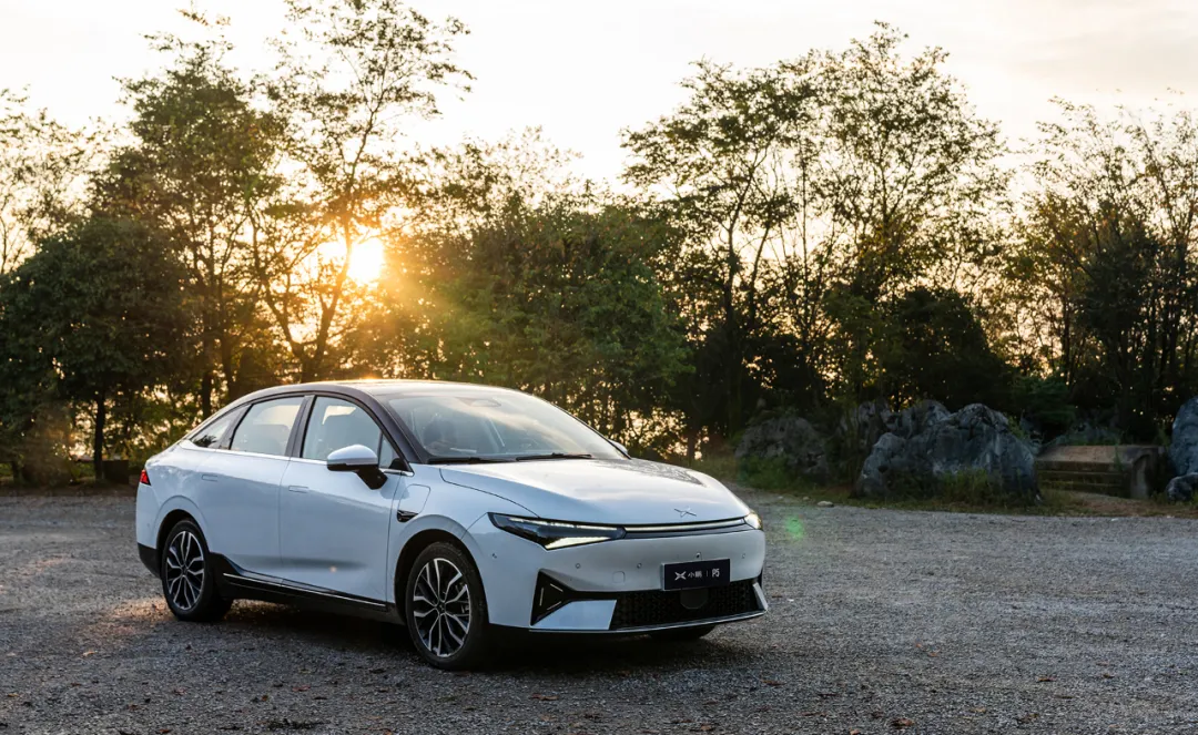 带着“卧室”去露营什么体验?小鹏P5让出游精致起来