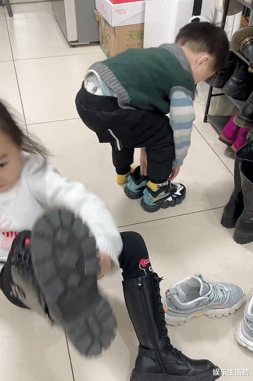 杜新枝|面对杜新枝的“道德绑架”，田静淡定带娃逛超市，悦悦细节太暖心