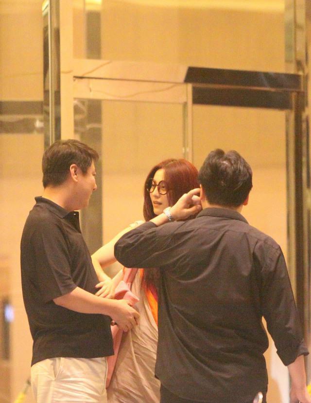 范冰冰|范冰冰又出事了？酒店陪亿万富豪两天一夜遭曝光，网友：不可思议