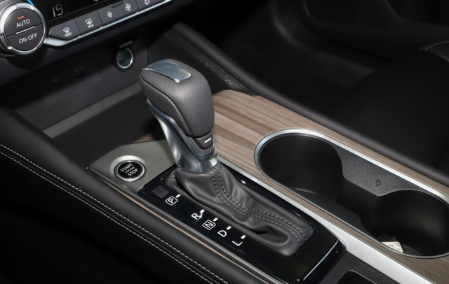 阳光语言矫正说|又一B级车逆袭，销量超雅阁、凯美瑞夺冠，6S多破百仅18万出头