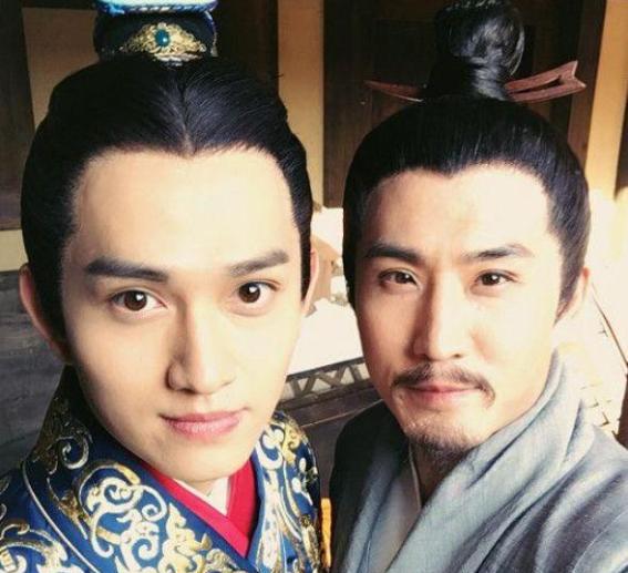 娱乐圈|他意外将弟弟带进娱乐圈,如今弟弟功成名就,而他自己却不温不火
