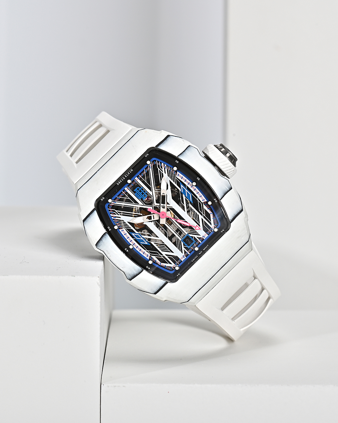 腕表魔术师郑师傅 万万没想到，新一代潮人最爱的腕表竟然是…