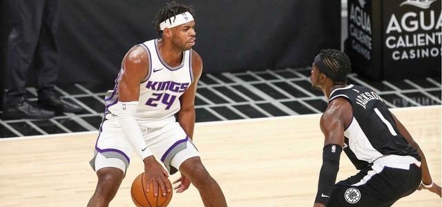 湖人队 三分能力比肩库里！湖人锁定顶级射手，一因素下将2换1得到？