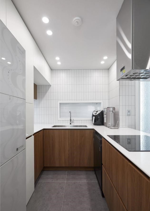 176㎡有对双胞胎女儿+3只小猫,住大平层宽敞整洁,生活也很轻松