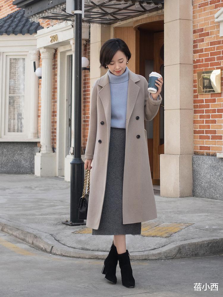 蓓小西 冬季穿这5个“神仙色大衣”真香，搭配牛仔裤、半身裙高级显气质