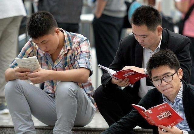 家中大小宝|“高质量男友”职业排名出炉，公务员名次较低，老师榜上无名