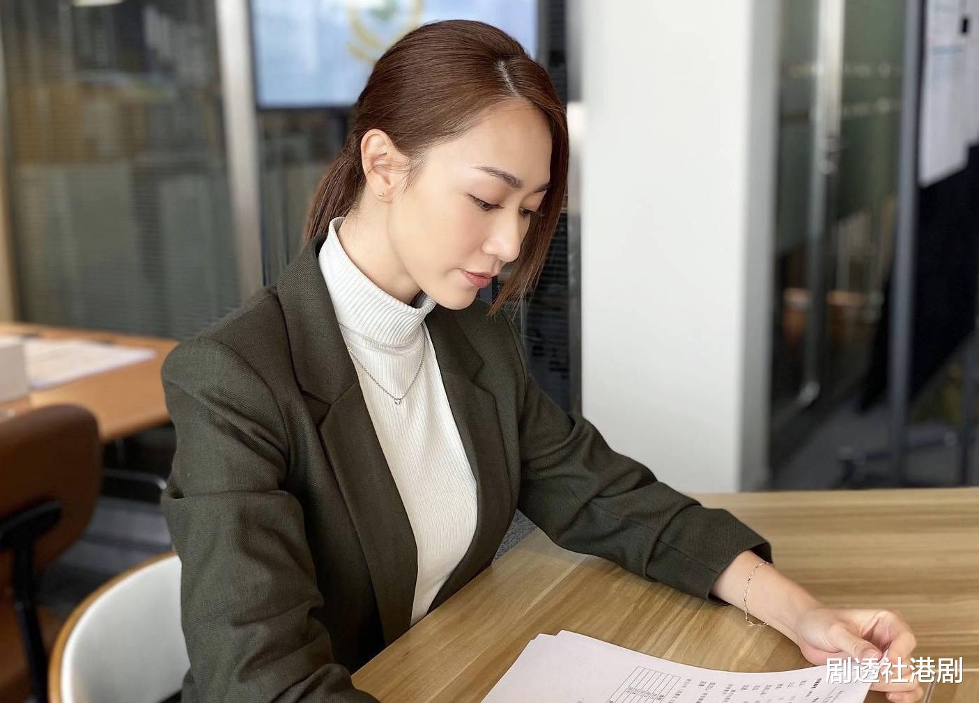 黄嘉雯|TVB气质小花人气直升，与郭富城合照火到台湾，被赞：港姐女神