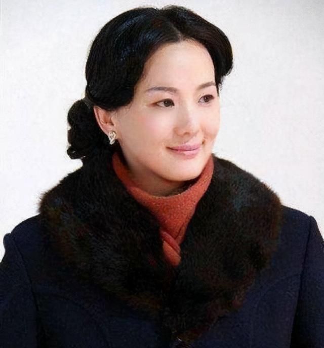 咏梅|影后咏梅：陪陈道明8年不要名分，身价2亿嫁王菲初恋成人生赢家