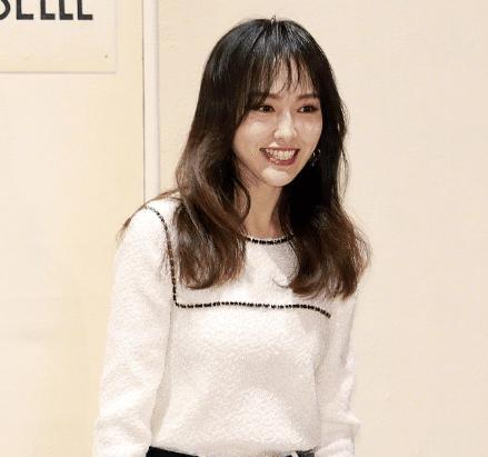 卫衣|唐嫣的这些发型都是一次性造型，并不是烫出来的