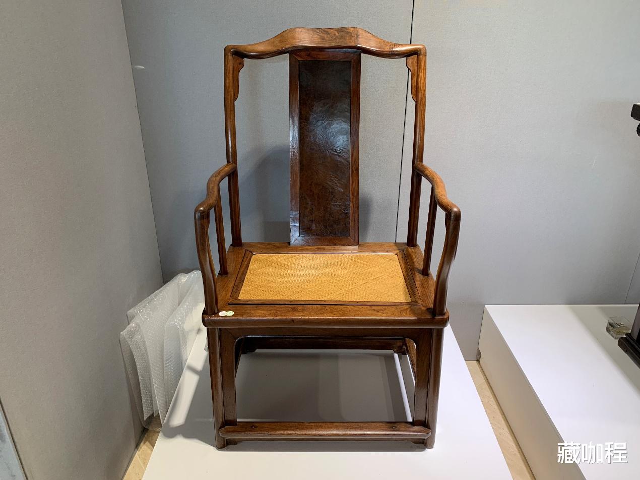 |高靠背器型皆精品，黄花梨南官帽椅327万成交
