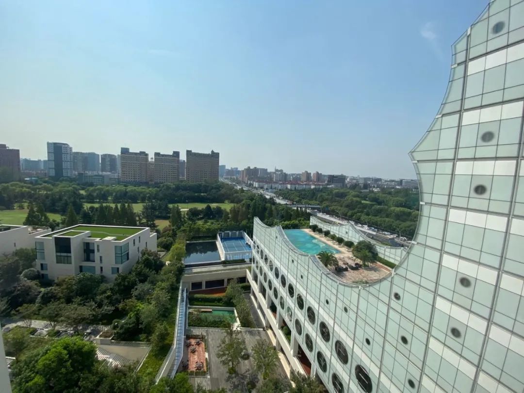 法拍房|“疯狂”的法拍房：9人抢购1套 古北壹号拍出26.4万/㎡的单价