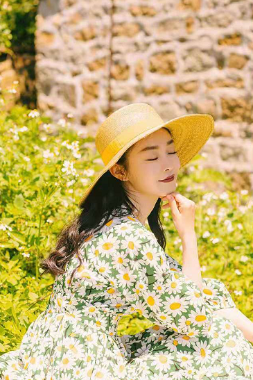 时尚风行派|夏日衣柜怎么能少了印花裙!管你是爱性感还是优雅,都能轻松搭配